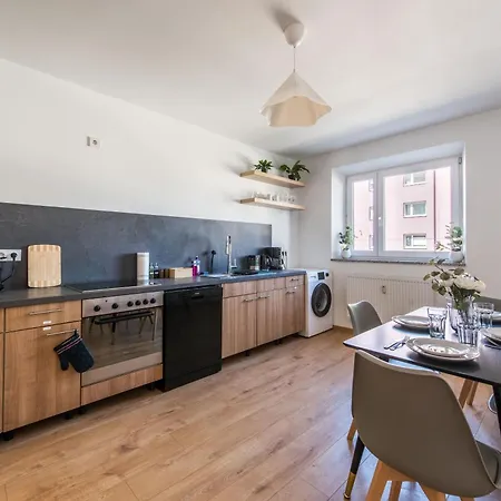 Apartamento Stilvolle Mit Balkon- Wenige Gehminuten Von Der Altstadt Augsburgo