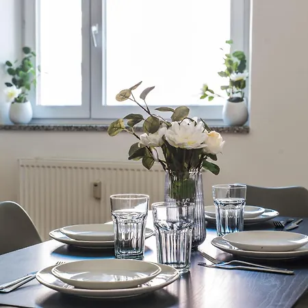 Apartamento Stilvolle Mit Balkon- Wenige Gehminuten Von Der Altstadt Augsburgo