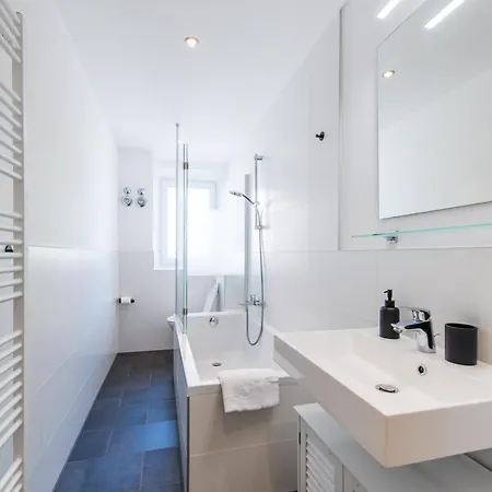 Appartement Stilvolle Mit Balkon- Wenige Gehminuten Von Der Altstadt
