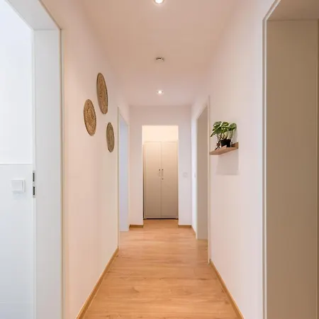 Stilvolle Mit Balkon- Wenige Gehminuten Von Der Altstadt Apartamento *