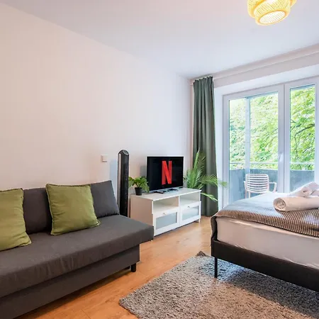 Stilvolle Mit Balkon- Wenige Gehminuten Von Der Altstadt * アウグスブルク